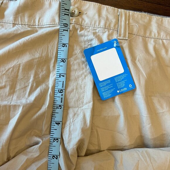 NWT Men's Columbia Brentyn Trail Khaki Cargo Short, Size 40" - Picture 7 of 8